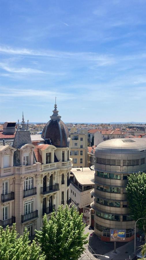 Appartement 2 Pieces En Etage Eleve, Centre-Ville Au Calme, Petite Vue Mer Ница Екстериор снимка