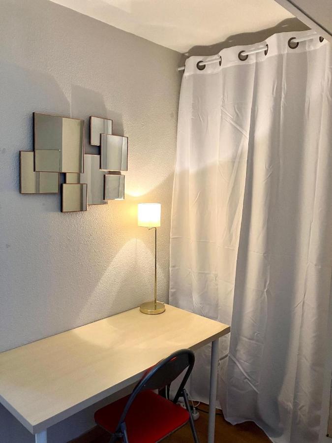 Appartement 2 Pieces En Etage Eleve, Centre-Ville Au Calme, Petite Vue Mer Ница Екстериор снимка